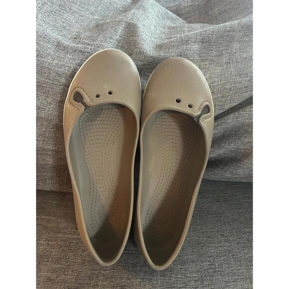 Crocs Crocband Ballet Flats Womens Size 6 Khaki Taupe Slip On - Picture 1 of 9